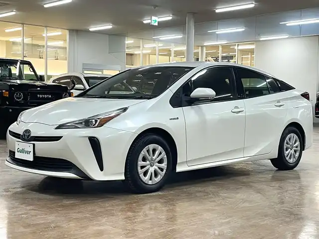 トヨタ プリウス S 道央・札幌 2020(令2)年 9.7万km ホワイトパールクリスタルシャイン 4WD/寒冷地仕様/社外ナビ AVIC-カロッツェリア RZ403/CD/DVD/BT/USB/SD/AUX/iPod/バックカメラ/ステアリングリモコン/プッシュスターター/スマートキー×2/LEDヘッドライト/オートハイビーム/トヨタセーフティーセンス/・衝突軽減ブレーキ/・横滑り防止装置/・レーンキープアシスト/レーダークルーズコントロール/前方ドラレコ/ETC/フロントワイパーデアイサー/純正フロアマット/取扱説明書