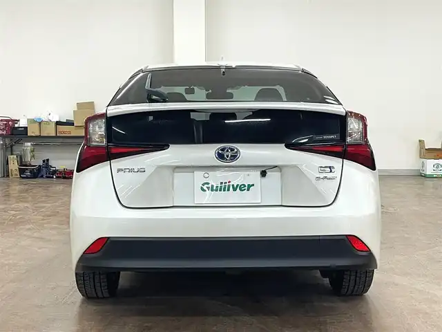 トヨタ プリウス S 道央・札幌 2020(令2)年 9.7万km ホワイトパールクリスタルシャイン 4WD/寒冷地仕様/社外ナビ AVIC-カロッツェリア RZ403/CD/DVD/BT/USB/SD/AUX/iPod/バックカメラ/ステアリングリモコン/プッシュスターター/スマートキー×2/LEDヘッドライト/オートハイビーム/トヨタセーフティーセンス/・衝突軽減ブレーキ/・横滑り防止装置/・レーンキープアシスト/レーダークルーズコントロール/前方ドラレコ/ETC/フロントワイパーデアイサー/純正フロアマット/取扱説明書