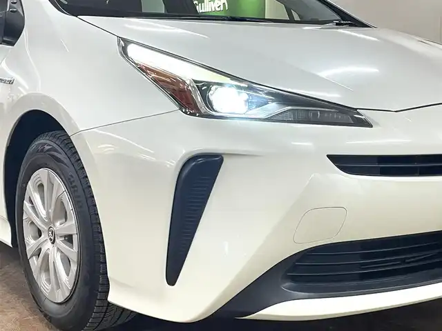 トヨタ プリウス S 道央・札幌 2020(令2)年 9.7万km ホワイトパールクリスタルシャイン 4WD/寒冷地仕様/社外ナビ AVIC-カロッツェリア RZ403/CD/DVD/BT/USB/SD/AUX/iPod/バックカメラ/ステアリングリモコン/プッシュスターター/スマートキー×2/LEDヘッドライト/オートハイビーム/トヨタセーフティーセンス/・衝突軽減ブレーキ/・横滑り防止装置/・レーンキープアシスト/レーダークルーズコントロール/前方ドラレコ/ETC/フロントワイパーデアイサー/純正フロアマット/取扱説明書