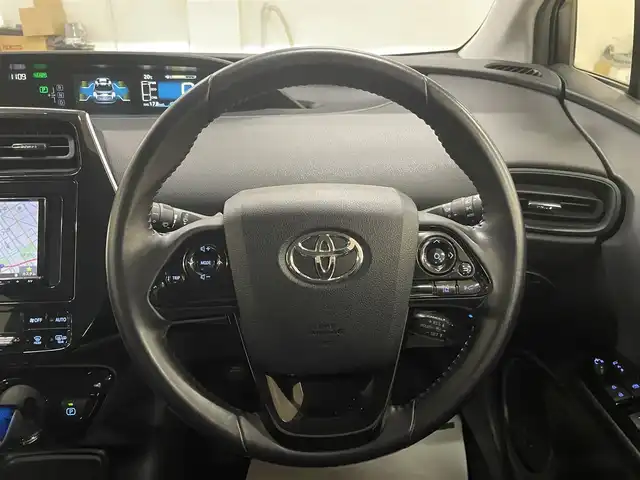 トヨタ プリウス S 道央・札幌 2020(令2)年 9.7万km ホワイトパールクリスタルシャイン 4WD/寒冷地仕様/社外ナビ AVIC-カロッツェリア RZ403/CD/DVD/BT/USB/SD/AUX/iPod/バックカメラ/ステアリングリモコン/プッシュスターター/スマートキー×2/LEDヘッドライト/オートハイビーム/トヨタセーフティーセンス/・衝突軽減ブレーキ/・横滑り防止装置/・レーンキープアシスト/レーダークルーズコントロール/前方ドラレコ/ETC/フロントワイパーデアイサー/純正フロアマット/取扱説明書