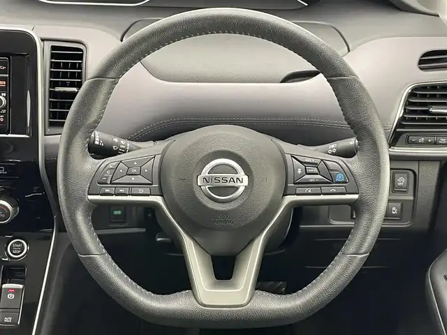 日産 セレナ ハイウェイスター V 愛知県 2019(令1)年 4.1万km ブリリアントホワイトパール 純正ナビ　後席モニター　禁煙車　全方位カメラ　セーフティパックＢ　プロパイロット　パーキングアシスト　ハンズフリー両側パワスラ　ＢＳＭ　電動パーキング　ＥＴＣ　コーナーセンサー　ＬＥＤライト　フォグ　純正16インチアルミホイール