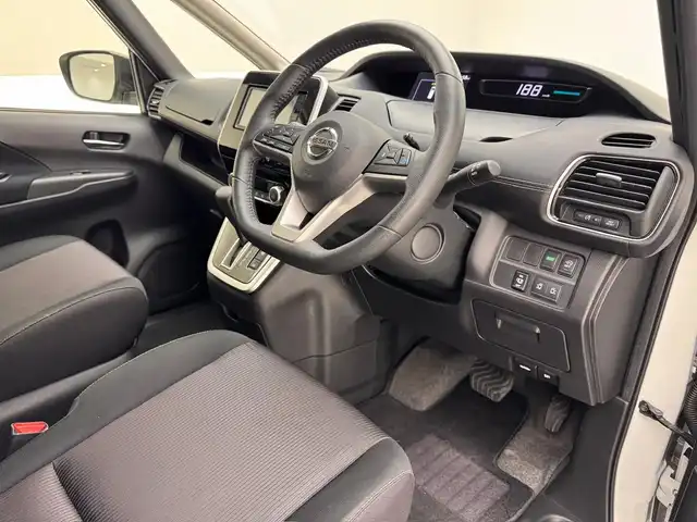 日産 セレナ ハイウェイスター Vセレクション 兵庫県 2018(平30)年 7.2万km ブリリアントホワイトパール 社外メモリナビ(MDV-D706BTW)/フルセグ CD DVD MSV BT/社外フリップダウンモニター/プロパイロット/レーダークルーズコントロール/エマージェンシーブレーキ/LKA/パーキングアシスト/ソナー/アラウンドビューモニター/インテリジェントルームミラー/ドライブレコーダー/ETC/両側パワースライドドア/LEDヘッドライト/オートライト/スマートキー/スペアキー