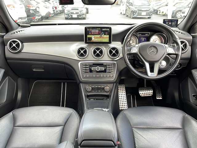 メルセデス・ベンツ ＧＬＡ２５０ 4マチック オフロード 道北・旭川 2015(平27)年 4.7万km コスモスブラック /4WD//禁煙車//サンルーフ//純正ナビ /BT/USB/フルセグ/CD/DVD//レザーシート//前席パワーシート//前席メモリーシート//前席シートヒーター//ACC//アイドリングステップ//コーナーセンサー//BSM//アクティブブレーキアシスト//緊急回避補助システム//革巻きステアリング//ステアリングスイッチ//オートライト//LEDヘッドライト//フォグランプ//リアフォグランプ//ヘットライトウォッシャー//パワーバックドア//ルーフレール//AW冬タイヤ積み込み//ドアバイザー//ETC//ドライブレコーダー//純正フロアマット//オートリトラミラー