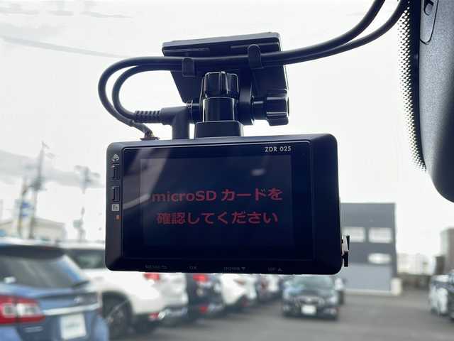 メルセデス・ベンツ ＧＬＡ２５０ 4マチック オフロード 道北・旭川 2015(平27)年 4.7万km コスモスブラック /4WD//禁煙車//サンルーフ//純正ナビ /BT/USB/フルセグ/CD/DVD//レザーシート//前席パワーシート//前席メモリーシート//前席シートヒーター//ACC//アイドリングステップ//コーナーセンサー//BSM//アクティブブレーキアシスト//緊急回避補助システム//革巻きステアリング//ステアリングスイッチ//オートライト//LEDヘッドライト//フォグランプ//リアフォグランプ//ヘットライトウォッシャー//パワーバックドア//ルーフレール//AW冬タイヤ積み込み//ドアバイザー//ETC//ドライブレコーダー//純正フロアマット//オートリトラミラー