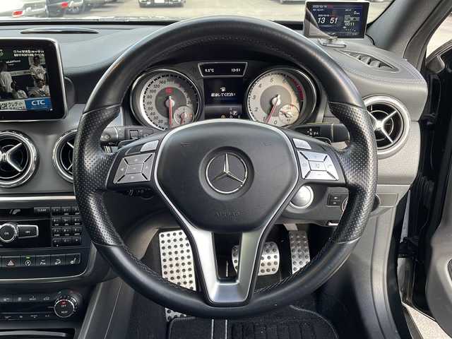 メルセデス・ベンツ ＧＬＡ２５０ 4マチック オフロード 道北・旭川 2015(平27)年 4.7万km コスモスブラック /4WD//禁煙車//サンルーフ//純正ナビ /BT/USB/フルセグ/CD/DVD//レザーシート//前席パワーシート//前席メモリーシート//前席シートヒーター//ACC//アイドリングステップ//コーナーセンサー//BSM//アクティブブレーキアシスト//緊急回避補助システム//革巻きステアリング//ステアリングスイッチ//オートライト//LEDヘッドライト//フォグランプ//リアフォグランプ//ヘットライトウォッシャー//パワーバックドア//ルーフレール//AW冬タイヤ積み込み//ドアバイザー//ETC//ドライブレコーダー//純正フロアマット//オートリトラミラー