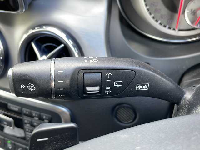 メルセデス・ベンツ ＧＬＡ２５０ 4マチック オフロード 道北・旭川 2015(平27)年 4.7万km コスモスブラック /4WD//禁煙車//サンルーフ//純正ナビ /BT/USB/フルセグ/CD/DVD//レザーシート//前席パワーシート//前席メモリーシート//前席シートヒーター//ACC//アイドリングステップ//コーナーセンサー//BSM//アクティブブレーキアシスト//緊急回避補助システム//革巻きステアリング//ステアリングスイッチ//オートライト//LEDヘッドライト//フォグランプ//リアフォグランプ//ヘットライトウォッシャー//パワーバックドア//ルーフレール//AW冬タイヤ積み込み//ドアバイザー//ETC//ドライブレコーダー//純正フロアマット//オートリトラミラー