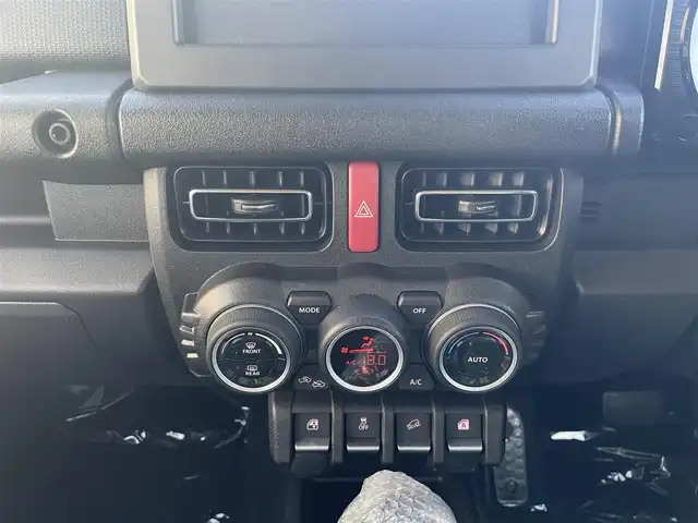 スズキ ジムニー ノマド FC 島根県 2025(令7)年 0.1千km 緑 オーディオレス/スズキセーフティサポート/レーダークルーズコントロール/D/N席シートヒーター/ヘッドライトウォッシャー/LEDヘッドライト/AUTOライト/オートマチックハイビーム/フォグライト/コーナーセンサー/アイドリングストップ/ISOFIX/電動格納ミラー/ウィンカーミラー/純正15インチアルミホイール