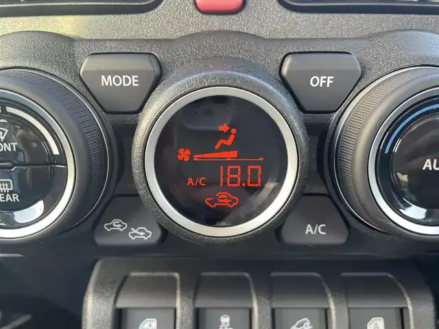 スズキ ジムニー ノマド FC 島根県 2025(令7)年 0.1千km 緑 オーディオレス/スズキセーフティサポート/レーダークルーズコントロール/D/N席シートヒーター/ヘッドライトウォッシャー/LEDヘッドライト/AUTOライト/オートマチックハイビーム/フォグライト/コーナーセンサー/アイドリングストップ/ISOFIX/電動格納ミラー/ウィンカーミラー/純正15インチアルミホイール