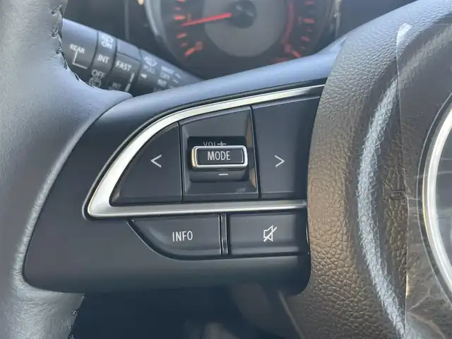 スズキ ジムニー ノマド FC 島根県 2025(令7)年 0.1千km 緑 オーディオレス/スズキセーフティサポート/レーダークルーズコントロール/D/N席シートヒーター/ヘッドライトウォッシャー/LEDヘッドライト/AUTOライト/オートマチックハイビーム/フォグライト/コーナーセンサー/アイドリングストップ/ISOFIX/電動格納ミラー/ウィンカーミラー/純正15インチアルミホイール