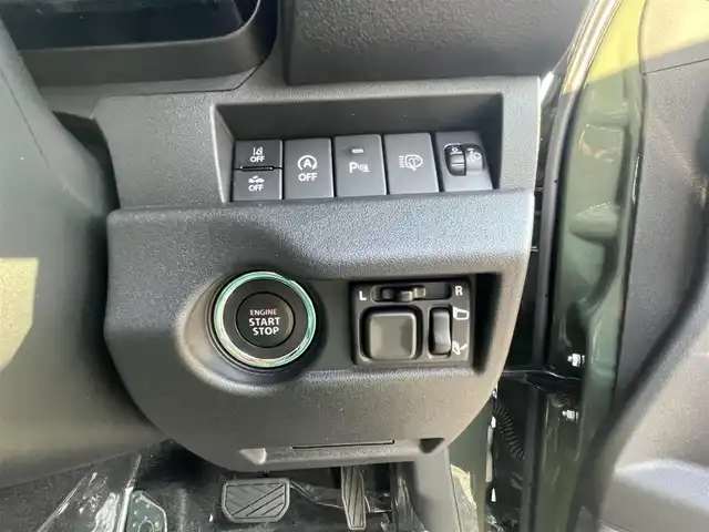 スズキ ジムニー ノマド FC 島根県 2025(令7)年 0.1千km 緑 オーディオレス/スズキセーフティサポート/レーダークルーズコントロール/D/N席シートヒーター/ヘッドライトウォッシャー/LEDヘッドライト/AUTOライト/オートマチックハイビーム/フォグライト/コーナーセンサー/アイドリングストップ/ISOFIX/電動格納ミラー/ウィンカーミラー/純正15インチアルミホイール