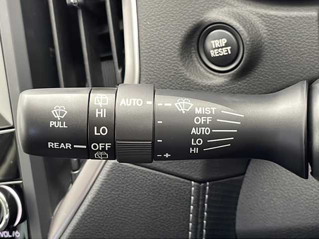 スバル フォレスター ハイブリッド 千葉県 2021(令3)年 1.9万km クリスタルブラックシリカ 衝突軽減ブレーキ/クルーズコントロール/ブラインドスポットモニター/シートヒーター/純正ナビ/（フルセグ/Bluetooth/FM/AM/ipod）/ドライブレコーダー/ハーフレザーシート/LEDヘッドライト/電動格納ミラー/パワーリアゲート/パドルシフト/ETC