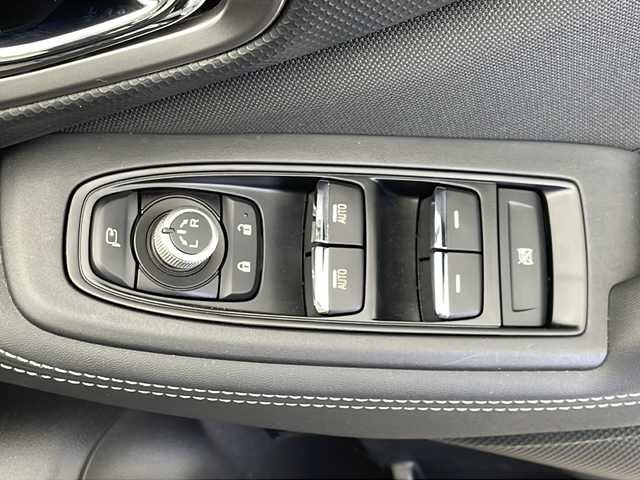 スバル フォレスター ハイブリッド 千葉県 2021(令3)年 1.9万km クリスタルブラックシリカ 衝突軽減ブレーキ/クルーズコントロール/ブラインドスポットモニター/シートヒーター/純正ナビ/（フルセグ/Bluetooth/FM/AM/ipod）/ドライブレコーダー/ハーフレザーシート/LEDヘッドライト/電動格納ミラー/パワーリアゲート/パドルシフト/ETC