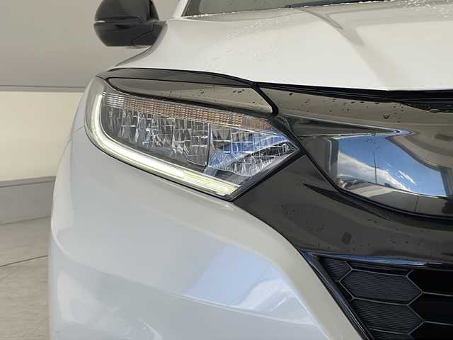 ホンダ ヴェゼル ハイブリッド RS ホンダセンシング 愛知県 2018(平30)年 5.1万km プラチナホワイトパール 純正8型ナビ/レーダークルーズコントロール/シートヒーター/バックカメラ/純正アルミホイール/LEDヘッドライト/パドルシフト/ドライブレコーダー/ETC/衝突軽減システム/フルセグ/CD DVD/Bluetooth/ステアリングスイッチ/スマートキー/プッシュスタート