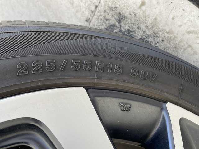 ホンダ ヴェゼル ハイブリッド RS ホンダセンシング 愛知県 2018(平30)年 5.1万km プラチナホワイトパール 純正8型ナビ/レーダークルーズコントロール/シートヒーター/バックカメラ/純正アルミホイール/LEDヘッドライト/パドルシフト/ドライブレコーダー/ETC/衝突軽減システム/フルセグ/CD DVD/Bluetooth/ステアリングスイッチ/スマートキー/プッシュスタート