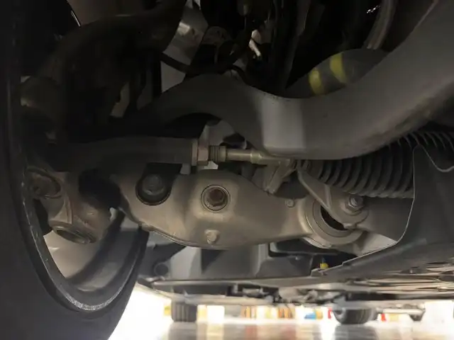 トヨタ クラウン ハイブリッド RS アドバンス 三重県 2019(平31)年 5.1万km プレシャスシルバー MTモード付フロアCVT/純正 8インチナビ/（AM/FM/CD/DVD/Blu-ray/SDREC/SD/USB/Bluetooth/Miracast/AUX/TV）/【OP】パノラミックビューモニター*1/【OP】トヨタプレミアムサウンド（16スピーカー/12chオーディオAMP）/ドライブレコーダー前方/ETC2.0/Toyota Safety Sense/・プリクラッシュセーフティ/・レーントレーシングアシスト/・レーダークルコン/・ロードサインアシスト/・オートハイビーム/・ブラインドスポットモニター＋リヤクロストラフィックアラート*1/・インテリジェントクリアランスソナー［パーキングサポートブレーキ（静止物）］*1/・インテリジェント パーキングアシスト2（巻き込み警報機能付）*1/・リヤカメラディテクション*1/など/装備/・【OP】カラーヘッドアップディスプレイ/・本革シート*2/・シートヒーター＆ベンチレーション（D/N）*2/・パワーシート（Dメモリー付8way＋ランバーサポート/N4way）/・パドルシフト/・雨滴感応式フロントワイパー/・AC100Vコンセント（100W）/・オートライト/・左右独立オートエアコン/など/*…セットでメーカーOP