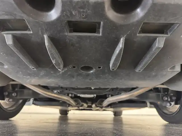 トヨタ クラウン ハイブリッド RS アドバンス 三重県 2019(平31)年 5.1万km プレシャスシルバー MTモード付フロアCVT/純正 8インチナビ/（AM/FM/CD/DVD/Blu-ray/SDREC/SD/USB/Bluetooth/Miracast/AUX/TV）/【OP】パノラミックビューモニター*1/【OP】トヨタプレミアムサウンド（16スピーカー/12chオーディオAMP）/ドライブレコーダー前方/ETC2.0/Toyota Safety Sense/・プリクラッシュセーフティ/・レーントレーシングアシスト/・レーダークルコン/・ロードサインアシスト/・オートハイビーム/・ブラインドスポットモニター＋リヤクロストラフィックアラート*1/・インテリジェントクリアランスソナー［パーキングサポートブレーキ（静止物）］*1/・インテリジェント パーキングアシスト2（巻き込み警報機能付）*1/・リヤカメラディテクション*1/など/装備/・【OP】カラーヘッドアップディスプレイ/・本革シート*2/・シートヒーター＆ベンチレーション（D/N）*2/・パワーシート（Dメモリー付8way＋ランバーサポート/N4way）/・パドルシフト/・雨滴感応式フロントワイパー/・AC100Vコンセント（100W）/・オートライト/・左右独立オートエアコン/など/*…セットでメーカーOP