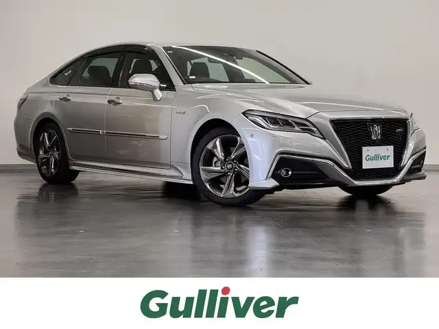 トヨタ クラウン ハイブリッド RS アドバンス 三重県 2019(平31)年 5.1万km プレシャスシルバー MTモード付フロアCVT/純正 8インチナビ/（AM/FM/CD/DVD/Blu-ray/SDREC/SD/USB/Bluetooth/Miracast/AUX/TV）/【OP】パノラミックビューモニター*1/【OP】トヨタプレミアムサウンド（16スピーカー/12chオーディオAMP）/ドライブレコーダー前方/ETC2.0/Toyota Safety Sense/・プリクラッシュセーフティ/・レーントレーシングアシスト/・レーダークルコン/・ロードサインアシスト/・オートハイビーム/・ブラインドスポットモニター＋リヤクロストラフィックアラート*1/・インテリジェントクリアランスソナー［パーキングサポートブレーキ（静止物）］*1/・インテリジェント パーキングアシスト2（巻き込み警報機能付）*1/・リヤカメラディテクション*1/など/装備/・【OP】カラーヘッドアップディスプレイ/・本革シート*2/・シートヒーター＆ベンチレーション（D/N）*2/・パワーシート（Dメモリー付8way＋ランバーサポート/N4way）/・パドルシフト/・雨滴感応式フロントワイパー/・AC100Vコンセント（100W）/・オートライト/・左右独立オートエアコン/など/*…セットでメーカーOP