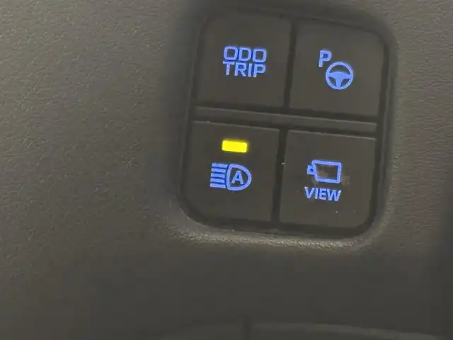 トヨタ クラウン ハイブリッド RS アドバンス 三重県 2019(平31)年 5.1万km プレシャスシルバー MTモード付フロアCVT/純正 8インチナビ/（AM/FM/CD/DVD/Blu-ray/SDREC/SD/USB/Bluetooth/Miracast/AUX/TV）/【OP】パノラミックビューモニター*1/【OP】トヨタプレミアムサウンド（16スピーカー/12chオーディオAMP）/ドライブレコーダー前方/ETC2.0/Toyota Safety Sense/・プリクラッシュセーフティ/・レーントレーシングアシスト/・レーダークルコン/・ロードサインアシスト/・オートハイビーム/・ブラインドスポットモニター＋リヤクロストラフィックアラート*1/・インテリジェントクリアランスソナー［パーキングサポートブレーキ（静止物）］*1/・インテリジェント パーキングアシスト2（巻き込み警報機能付）*1/・リヤカメラディテクション*1/など/装備/・【OP】カラーヘッドアップディスプレイ/・本革シート*2/・シートヒーター＆ベンチレーション（D/N）*2/・パワーシート（Dメモリー付8way＋ランバーサポート/N4way）/・パドルシフト/・雨滴感応式フロントワイパー/・AC100Vコンセント（100W）/・オートライト/・左右独立オートエアコン/など/*…セットでメーカーOP