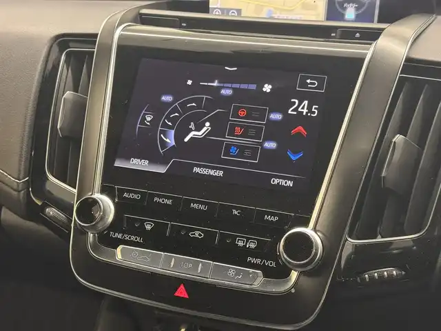 トヨタ クラウン ハイブリッド RS アドバンス 三重県 2019(平31)年 5.1万km プレシャスシルバー MTモード付フロアCVT/純正 8インチナビ/（AM/FM/CD/DVD/Blu-ray/SDREC/SD/USB/Bluetooth/Miracast/AUX/TV）/【OP】パノラミックビューモニター*1/【OP】トヨタプレミアムサウンド（16スピーカー/12chオーディオAMP）/ドライブレコーダー前方/ETC2.0/Toyota Safety Sense/・プリクラッシュセーフティ/・レーントレーシングアシスト/・レーダークルコン/・ロードサインアシスト/・オートハイビーム/・ブラインドスポットモニター＋リヤクロストラフィックアラート*1/・インテリジェントクリアランスソナー［パーキングサポートブレーキ（静止物）］*1/・インテリジェント パーキングアシスト2（巻き込み警報機能付）*1/・リヤカメラディテクション*1/など/装備/・【OP】カラーヘッドアップディスプレイ/・本革シート*2/・シートヒーター＆ベンチレーション（D/N）*2/・パワーシート（Dメモリー付8way＋ランバーサポート/N4way）/・パドルシフト/・雨滴感応式フロントワイパー/・AC100Vコンセント（100W）/・オートライト/・左右独立オートエアコン/など/*…セットでメーカーOP