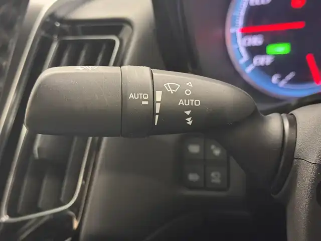 トヨタ クラウン ハイブリッド RS アドバンス 三重県 2019(平31)年 5.1万km プレシャスシルバー MTモード付フロアCVT/純正 8インチナビ/（AM/FM/CD/DVD/Blu-ray/SDREC/SD/USB/Bluetooth/Miracast/AUX/TV）/【OP】パノラミックビューモニター*1/【OP】トヨタプレミアムサウンド（16スピーカー/12chオーディオAMP）/ドライブレコーダー前方/ETC2.0/Toyota Safety Sense/・プリクラッシュセーフティ/・レーントレーシングアシスト/・レーダークルコン/・ロードサインアシスト/・オートハイビーム/・ブラインドスポットモニター＋リヤクロストラフィックアラート*1/・インテリジェントクリアランスソナー［パーキングサポートブレーキ（静止物）］*1/・インテリジェント パーキングアシスト2（巻き込み警報機能付）*1/・リヤカメラディテクション*1/など/装備/・【OP】カラーヘッドアップディスプレイ/・本革シート*2/・シートヒーター＆ベンチレーション（D/N）*2/・パワーシート（Dメモリー付8way＋ランバーサポート/N4way）/・パドルシフト/・雨滴感応式フロントワイパー/・AC100Vコンセント（100W）/・オートライト/・左右独立オートエアコン/など/*…セットでメーカーOP