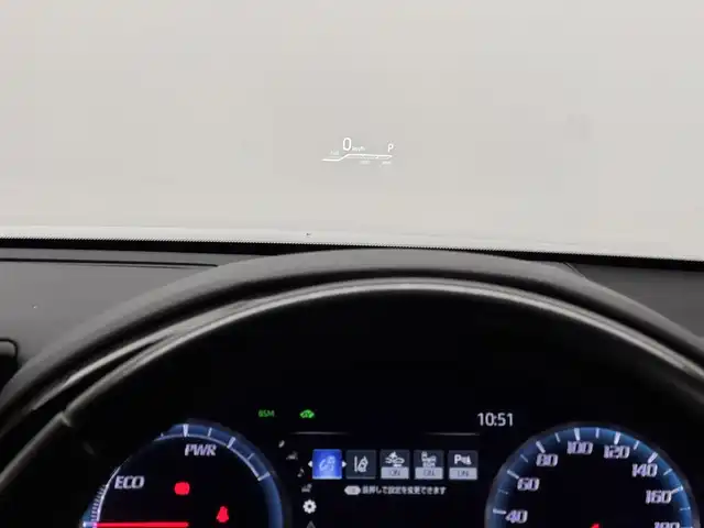 トヨタ クラウン ハイブリッド RS アドバンス 三重県 2019(平31)年 5.1万km プレシャスシルバー MTモード付フロアCVT/純正 8インチナビ/（AM/FM/CD/DVD/Blu-ray/SDREC/SD/USB/Bluetooth/Miracast/AUX/TV）/【OP】パノラミックビューモニター*1/【OP】トヨタプレミアムサウンド（16スピーカー/12chオーディオAMP）/ドライブレコーダー前方/ETC2.0/Toyota Safety Sense/・プリクラッシュセーフティ/・レーントレーシングアシスト/・レーダークルコン/・ロードサインアシスト/・オートハイビーム/・ブラインドスポットモニター＋リヤクロストラフィックアラート*1/・インテリジェントクリアランスソナー［パーキングサポートブレーキ（静止物）］*1/・インテリジェント パーキングアシスト2（巻き込み警報機能付）*1/・リヤカメラディテクション*1/など/装備/・【OP】カラーヘッドアップディスプレイ/・本革シート*2/・シートヒーター＆ベンチレーション（D/N）*2/・パワーシート（Dメモリー付8way＋ランバーサポート/N4way）/・パドルシフト/・雨滴感応式フロントワイパー/・AC100Vコンセント（100W）/・オートライト/・左右独立オートエアコン/など/*…セットでメーカーOP