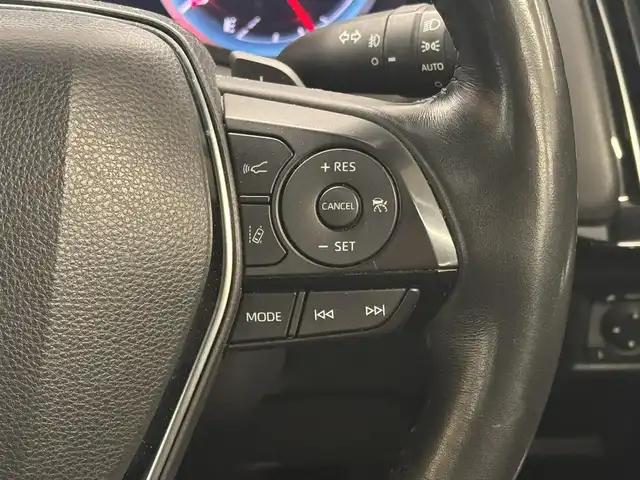 トヨタ クラウン ハイブリッド RS アドバンス 三重県 2019(平31)年 5.1万km プレシャスシルバー MTモード付フロアCVT/純正 8インチナビ/（AM/FM/CD/DVD/Blu-ray/SDREC/SD/USB/Bluetooth/Miracast/AUX/TV）/【OP】パノラミックビューモニター*1/【OP】トヨタプレミアムサウンド（16スピーカー/12chオーディオAMP）/ドライブレコーダー前方/ETC2.0/Toyota Safety Sense/・プリクラッシュセーフティ/・レーントレーシングアシスト/・レーダークルコン/・ロードサインアシスト/・オートハイビーム/・ブラインドスポットモニター＋リヤクロストラフィックアラート*1/・インテリジェントクリアランスソナー［パーキングサポートブレーキ（静止物）］*1/・インテリジェント パーキングアシスト2（巻き込み警報機能付）*1/・リヤカメラディテクション*1/など/装備/・【OP】カラーヘッドアップディスプレイ/・本革シート*2/・シートヒーター＆ベンチレーション（D/N）*2/・パワーシート（Dメモリー付8way＋ランバーサポート/N4way）/・パドルシフト/・雨滴感応式フロントワイパー/・AC100Vコンセント（100W）/・オートライト/・左右独立オートエアコン/など/*…セットでメーカーOP