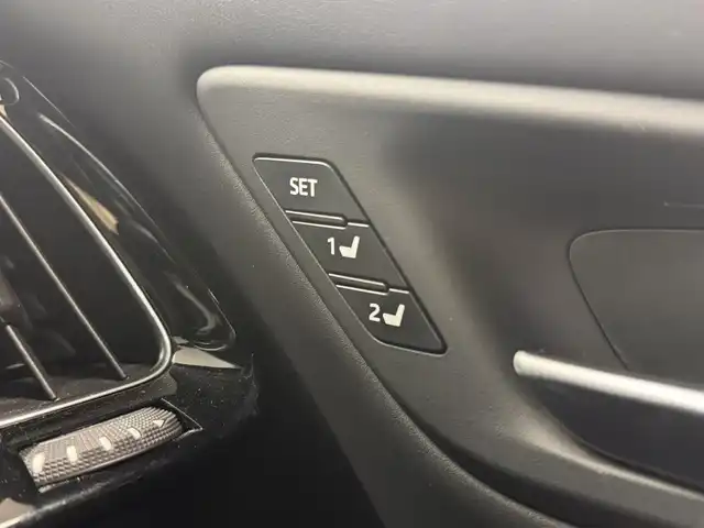 トヨタ クラウン ハイブリッド RS アドバンス 三重県 2019(平31)年 5.1万km プレシャスシルバー MTモード付フロアCVT/純正 8インチナビ/（AM/FM/CD/DVD/Blu-ray/SDREC/SD/USB/Bluetooth/Miracast/AUX/TV）/【OP】パノラミックビューモニター*1/【OP】トヨタプレミアムサウンド（16スピーカー/12chオーディオAMP）/ドライブレコーダー前方/ETC2.0/Toyota Safety Sense/・プリクラッシュセーフティ/・レーントレーシングアシスト/・レーダークルコン/・ロードサインアシスト/・オートハイビーム/・ブラインドスポットモニター＋リヤクロストラフィックアラート*1/・インテリジェントクリアランスソナー［パーキングサポートブレーキ（静止物）］*1/・インテリジェント パーキングアシスト2（巻き込み警報機能付）*1/・リヤカメラディテクション*1/など/装備/・【OP】カラーヘッドアップディスプレイ/・本革シート*2/・シートヒーター＆ベンチレーション（D/N）*2/・パワーシート（Dメモリー付8way＋ランバーサポート/N4way）/・パドルシフト/・雨滴感応式フロントワイパー/・AC100Vコンセント（100W）/・オートライト/・左右独立オートエアコン/など/*…セットでメーカーOP