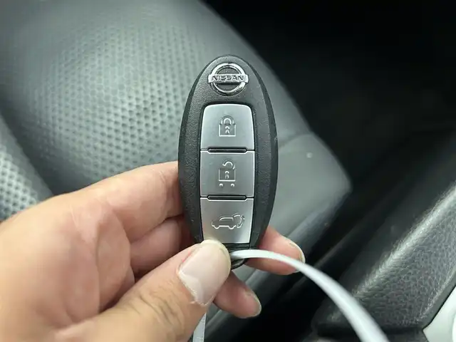 日産 エクストレイル 20Xtt エマージェンシーブレーキ 千葉県 2016(平28)年 6.8万km ダイヤモンドブラック 禁煙車/純正メモリナビ/・CD/DVD/BT/フルセグ/エマージェンシーブレーキ/車線逸脱警報/クルーズコントロール/アラウンドビューモニター/コーナーセンサー/ビルトインETC/パワーバックドア/防水シート/前席シートヒーター/ブラインドスポットモニター/LEDヘッドライト/オートライト/スマートキー/アイドリングストップ