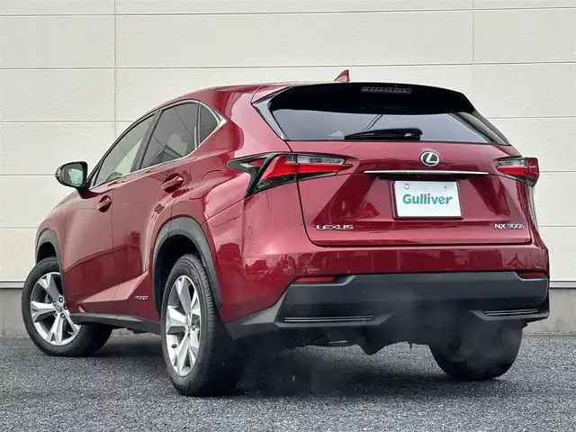 レクサス ＮＸ 300h バージョンL 茨城県 2016(平28)年 7.8万km レッドマイカクリスタルシャイン 純正ナビ/　(AM/FM/フルセグTV/Bluetooth/CD/DVD)/ドライブモードセレクト/パドルシフト/ドライブレコーダー/クルーズコントロール/オートホールド/電動リアゲート/ハンドルヒーター/シートヒーター/本革シート/純正フロアマット/純正アルミホイール/三眼LEDライト/衝突軽減防止装置/ETC/シートベンチレーション/スマートエントリー
