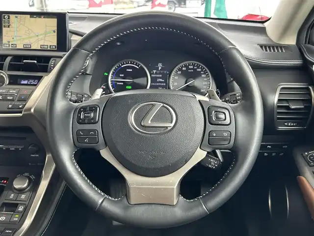 レクサス ＮＸ 300h バージョンL 茨城県 2016(平28)年 7.8万km レッドマイカクリスタルシャイン 純正ナビ/　(AM/FM/フルセグTV/Bluetooth/CD/DVD)/ドライブモードセレクト/パドルシフト/ドライブレコーダー/クルーズコントロール/オートホールド/電動リアゲート/ハンドルヒーター/シートヒーター/本革シート/純正フロアマット/純正アルミホイール/三眼LEDライト/衝突軽減防止装置/ETC/シートベンチレーション/スマートエントリー