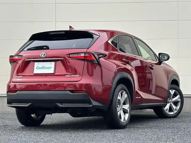 レクサス ＮＸ 300h バージョンL 茨城県 2016(平28)年 7.8万km レッドマイカクリスタルシャイン 純正ナビ/　(AM/FM/フルセグTV/Bluetooth/CD/DVD)/ドライブモードセレクト/パドルシフト/ドライブレコーダー/クルーズコントロール/オートホールド/電動リアゲート/ハンドルヒーター/シートヒーター/本革シート/純正フロアマット/純正アルミホイール/三眼LEDライト/衝突軽減防止装置/ETC/シートベンチレーション/スマートエントリー
