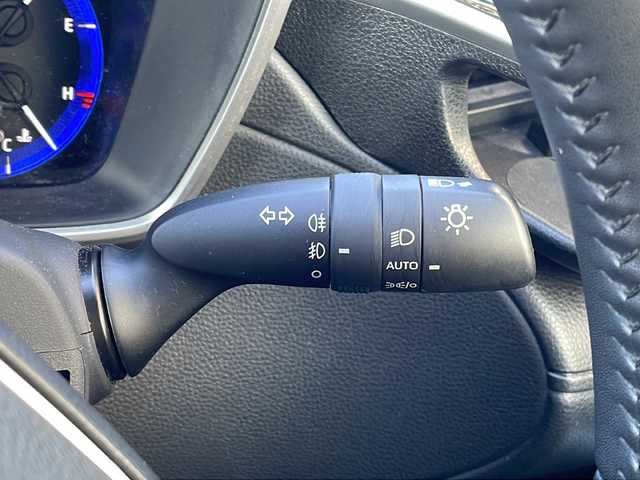 トヨタ カローラ クロス Z 福岡県 2023(令5)年 5.4万km プラチナホワイトパールマイカ 純正８型ディスプレイオーディオ/BT/USB/ミラーリング/フルセグTV/CD/DVD/バックカメラ/モデリスタエアロ/ブラインドスポットモニター/追従クルーズコントロール/電動バックドア/運転席側パワーシート/前席シートヒーター/ステアリングヒーター/本革巻ステアリング/純正18インチアルミホイール/LEDヘッドライト/オートライト/純正フロアマット/スマートキー/プッシュスタート