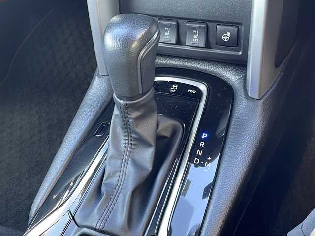 トヨタ カローラ クロス Z 福岡県 2023(令5)年 5.4万km プラチナホワイトパールマイカ 純正８型ディスプレイオーディオ/BT/USB/ミラーリング/フルセグTV/CD/DVD/バックカメラ/モデリスタエアロ/ブラインドスポットモニター/追従クルーズコントロール/電動バックドア/運転席側パワーシート/前席シートヒーター/ステアリングヒーター/本革巻ステアリング/純正18インチアルミホイール/LEDヘッドライト/オートライト/純正フロアマット/スマートキー/プッシュスタート