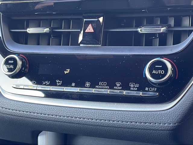 トヨタ カローラ クロス Z 福岡県 2023(令5)年 5.4万km プラチナホワイトパールマイカ 純正８型ディスプレイオーディオ/BT/USB/ミラーリング/フルセグTV/CD/DVD/バックカメラ/モデリスタエアロ/ブラインドスポットモニター/追従クルーズコントロール/電動バックドア/運転席側パワーシート/前席シートヒーター/ステアリングヒーター/本革巻ステアリング/純正18インチアルミホイール/LEDヘッドライト/オートライト/純正フロアマット/スマートキー/プッシュスタート