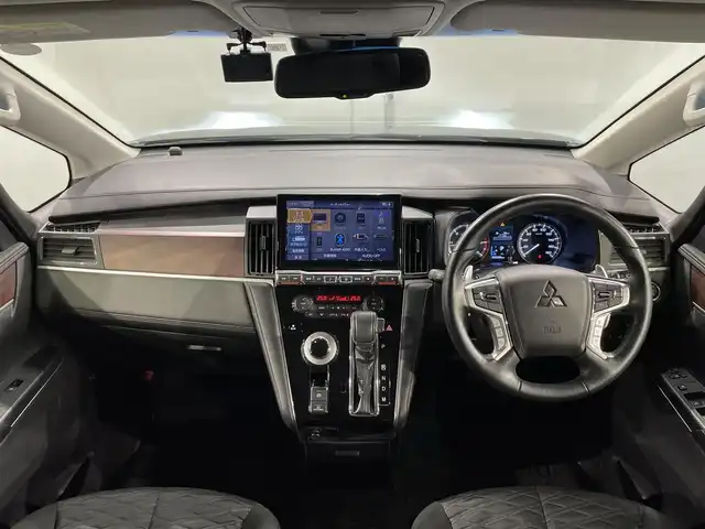 三菱 デリカＤ：５ G パワーパッケージ 愛知県 2022(令4)年 2.6万km アメジストブラック ＢＩＧＸ１１インチナビ/(フルセグTV/CD・DVD再生/SD/ラジオ/USB/Bluetooth/HDMI)/アラウンドビューモニター　/電動サイドステップ　/e-Assist/　　-衝突軽減ブレーキ　/　　-レーダークルーズコントロール/　　-車線逸脱警報/　　-オートマチックハイビーム/　　-誤発進抑制機能/両側電動スライドドア　/シートヒーター　/ＡＣ１００Ｖ　/ビルトインＥＴＣ　/電動バックドア/LEDヘッドライト/LEDフォグランプ/ドライブレコーダー/ステアリングヒーター　/パワーシート/パドルシフト/プッシュスタート/　　-スマートキー