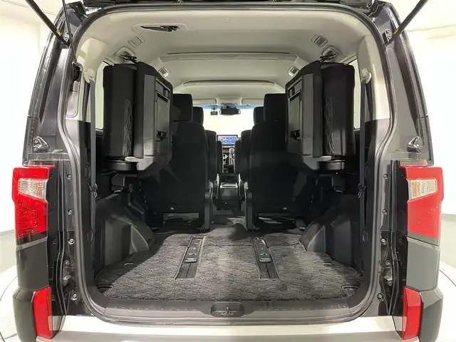 三菱 デリカＤ：５ G パワーパッケージ 愛知県 2022(令4)年 2.6万km アメジストブラック ＢＩＧＸ１１インチナビ/(フルセグTV/CD・DVD再生/SD/ラジオ/USB/Bluetooth/HDMI)/アラウンドビューモニター　/電動サイドステップ　/e-Assist/　　-衝突軽減ブレーキ　/　　-レーダークルーズコントロール/　　-車線逸脱警報/　　-オートマチックハイビーム/　　-誤発進抑制機能/両側電動スライドドア　/シートヒーター　/ＡＣ１００Ｖ　/ビルトインＥＴＣ　/電動バックドア/LEDヘッドライト/LEDフォグランプ/ドライブレコーダー/ステアリングヒーター　/パワーシート/パドルシフト/プッシュスタート/　　-スマートキー