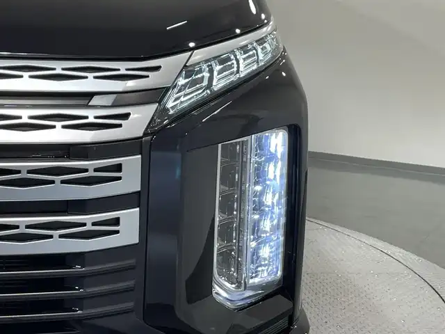 三菱 デリカＤ：５ G パワーパッケージ 愛知県 2022(令4)年 2.6万km アメジストブラック ＢＩＧＸ１１インチナビ/(フルセグTV/CD・DVD再生/SD/ラジオ/USB/Bluetooth/HDMI)/アラウンドビューモニター　/電動サイドステップ　/e-Assist/　　-衝突軽減ブレーキ　/　　-レーダークルーズコントロール/　　-車線逸脱警報/　　-オートマチックハイビーム/　　-誤発進抑制機能/両側電動スライドドア　/シートヒーター　/ＡＣ１００Ｖ　/ビルトインＥＴＣ　/電動バックドア/LEDヘッドライト/LEDフォグランプ/ドライブレコーダー/ステアリングヒーター　/パワーシート/パドルシフト/プッシュスタート/　　-スマートキー