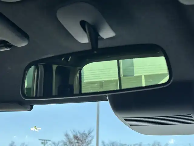 ホンダ Ｎ ＢＯＸ カスタム ターボ 和歌山県 2024(令6)年 1万km プラチナホワイトパール 純正9インチナビ/バックカメラ/フルセグTV/衝突軽減ブレーキ/前後コーナーセンサー/レーダークルコン/オートライト/シートヒーター/両側パワスラ/電動パーキング/オートホールド/ステリモ/LEDヘッドライト/パドルシフト/ハーフレザーシート/後席サンシェード