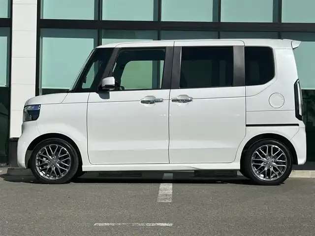 ホンダ Ｎ ＢＯＸ カスタム ターボ 和歌山県 2024(令6)年 1万km プラチナホワイトパール 純正9インチナビ/バックカメラ/フルセグTV/衝突軽減ブレーキ/前後コーナーセンサー/レーダークルコン/オートライト/シートヒーター/両側パワスラ/電動パーキング/オートホールド/ステリモ/LEDヘッドライト/パドルシフト/ハーフレザーシート/後席サンシェード