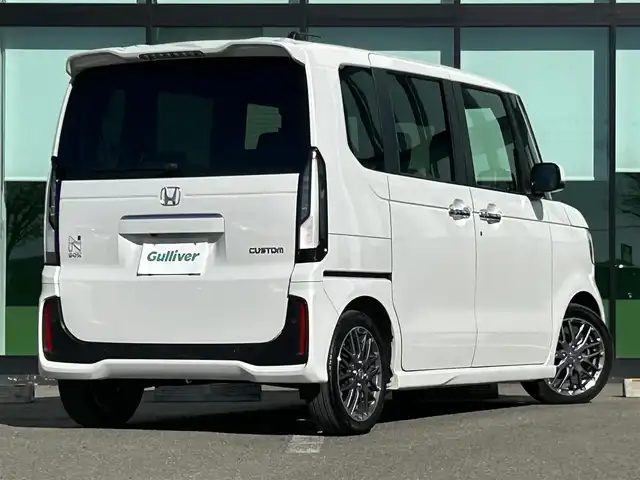 ホンダ Ｎ ＢＯＸ カスタム ターボ 和歌山県 2024(令6)年 1万km プラチナホワイトパール 純正9インチナビ/バックカメラ/フルセグTV/衝突軽減ブレーキ/前後コーナーセンサー/レーダークルコン/オートライト/シートヒーター/両側パワスラ/電動パーキング/オートホールド/ステリモ/LEDヘッドライト/パドルシフト/ハーフレザーシート/後席サンシェード