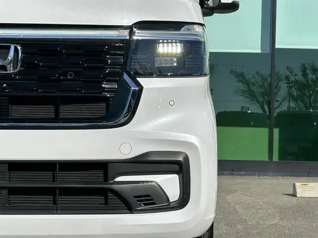 ホンダ Ｎ ＢＯＸ カスタム ターボ 和歌山県 2024(令6)年 1万km プラチナホワイトパール 純正9インチナビ/バックカメラ/フルセグTV/衝突軽減ブレーキ/前後コーナーセンサー/レーダークルコン/オートライト/シートヒーター/両側パワスラ/電動パーキング/オートホールド/ステリモ/LEDヘッドライト/パドルシフト/ハーフレザーシート/後席サンシェード