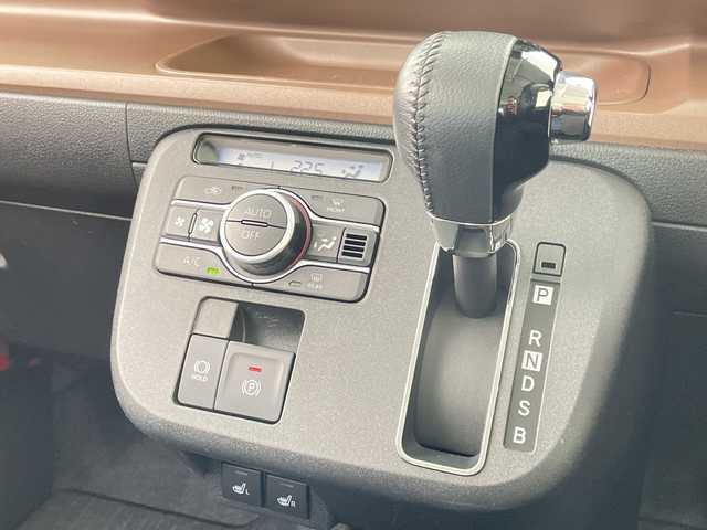 ダイハツ ムーヴ キャンバス セオリー G 愛知県 2023(令5)年 1.6万km パールホワイトⅢ スマートアシストIII/SDナビ　SDカードなし/ホットカップホルダー/シートヒーター/LEDヘッドライト/両側パワースライドドア/オートマチックハイビーム/レーンキープアシスト/衝突軽減システム/フルセグ/CD DVD/Bluetooth/ステアリングスイッチ/スマートキー/プッシュスタート