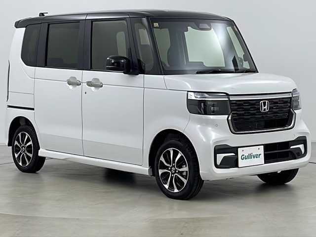 ホンダ Ｎ ＢＯＸ カスタム コーディネートスタイル 道央・札幌 2023(令5)年 0.1万km プラチナホワイトパール ・4WD/・純正SDメモリナビ/(AM・FM・BT・CD・フルセグ）/・バックカメラ/・両側パワースライドドア /・スマートキー/・プッシュスタート /・電子パーキングブレーキ/・オートブレーキホールド/・ホンダセンシング/・ステアリングスイッチ/・電動格納ミラー/・オートライト/・前席シートヒーター /・前後コーナーセンサー /・レーンキープアシスト/・合皮シート/・純正14インチアルミホイール