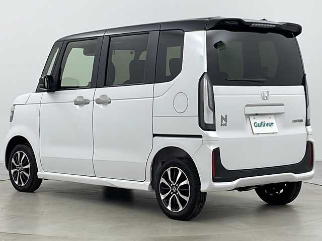 ホンダ Ｎ ＢＯＸ カスタム コーディネートスタイル 道央・札幌 2023(令5)年 0.1万km プラチナホワイトパール ・4WD/・純正SDメモリナビ/(AM・FM・BT・CD・フルセグ）/・バックカメラ/・両側パワースライドドア /・スマートキー/・プッシュスタート /・電子パーキングブレーキ/・オートブレーキホールド/・ホンダセンシング/・ステアリングスイッチ/・電動格納ミラー/・オートライト/・前席シートヒーター /・前後コーナーセンサー /・レーンキープアシスト/・合皮シート/・純正14インチアルミホイール
