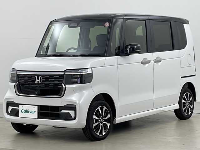 ホンダ Ｎ ＢＯＸ カスタム コーディネートスタイル 道央・札幌 2023(令5)年 0.1万km プラチナホワイトパール ・4WD/・純正SDメモリナビ/(AM・FM・BT・CD・フルセグ）/・バックカメラ/・両側パワースライドドア /・スマートキー/・プッシュスタート /・電子パーキングブレーキ/・オートブレーキホールド/・ホンダセンシング/・ステアリングスイッチ/・電動格納ミラー/・オートライト/・前席シートヒーター /・前後コーナーセンサー /・レーンキープアシスト/・合皮シート/・純正14インチアルミホイール