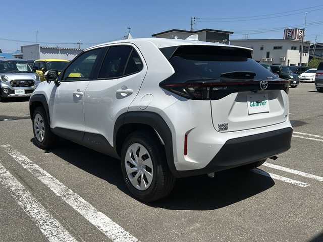 トヨタ ヤリスクロス X 秋田県 2023(令5)年 1.7万km プラチナホワイトパールマイカ 純正メモリナビ/バックカメラ/前後コーナーセンサー/社外ドライブレコーダー