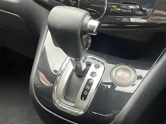 日産 セレナ ハイウェイスター 滋賀県 2011(平23)年 8.8万km スーパーブラック