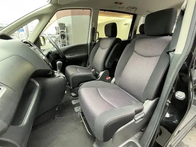 日産 セレナ ハイウェイスター 滋賀県 2011(平23)年 8.8万km スーパーブラック