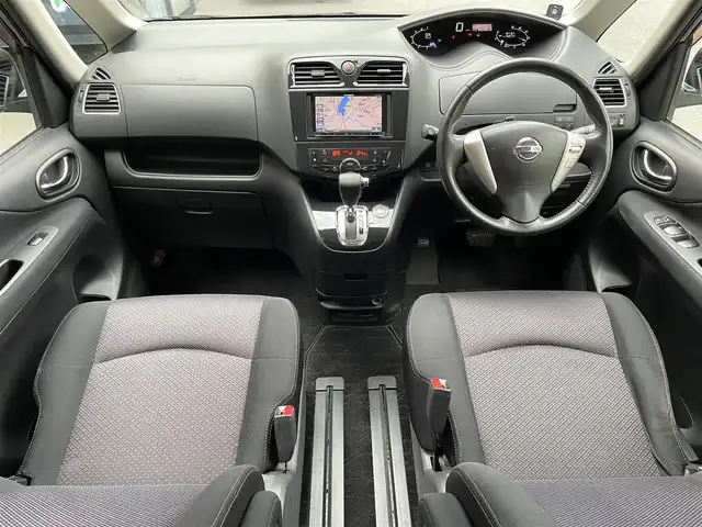 日産 セレナ ハイウェイスター 滋賀県 2011(平23)年 8.8万km スーパーブラック