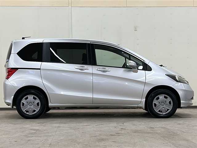 ホンダ フリード FLEX 道央・札幌 2011(平23)年 7万km アラバスターシルバーメタリック /4WD//寒冷地仕様//ワンオーナー//純正メモリーナビ/  (DVD/CD/ワンセグTV)//バックカメラ//片側パワースライドドア//ヘッドライトレベライザー//リアコーナーセンサー//ウィンカーミラー//電動格納ミラー//ミラーヒーター//フロントワイパーデアイサー//社外フロアマット//社外エンジンスターター//リモコンキー//スペアキー//記録簿 H26/28/30/R2/6//取扱説明書/保証書/ナビ取説